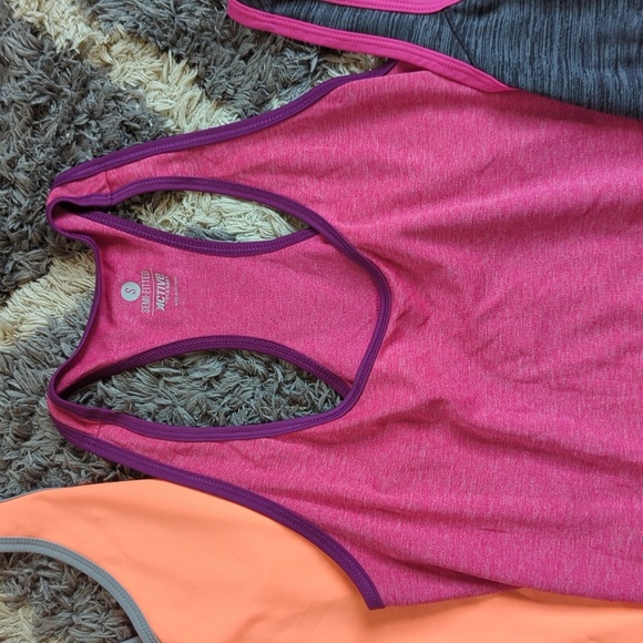 Semi Fitted Athletic Tank Top Workout Bundle Size Small 3 Tops Running Fitness - Picture 3 of 8